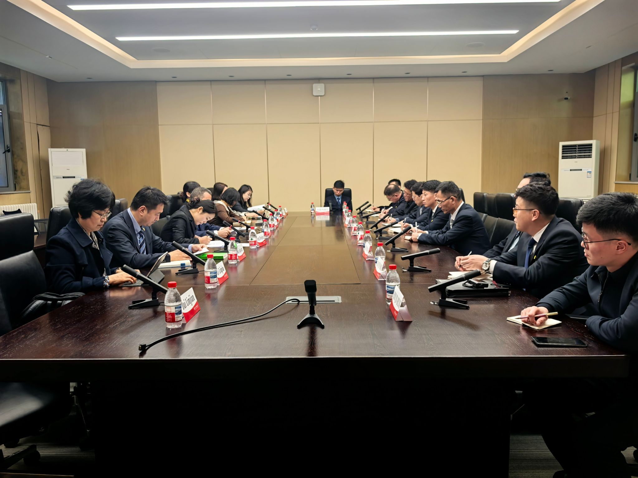 朝鲜高校中文教师代表团到访亚洲学院